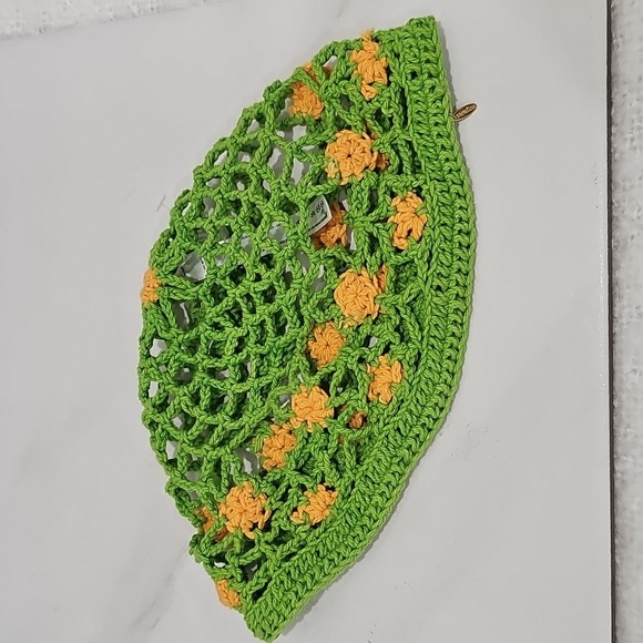 Free People Open Knit Crochet Skull Cap Beanie Hat Green w Orange Flowers - Picture 10 of 10